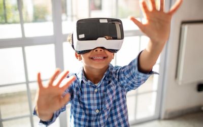 Using immersive Virtual Reality to train cognitive abilities of children: recent advances and future challenges